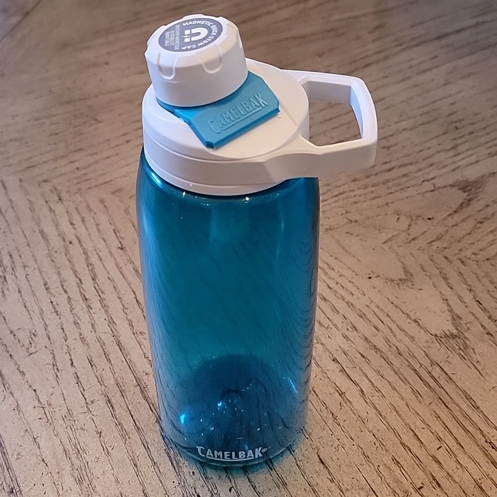 Blue Camelbak water bottle 1000ml